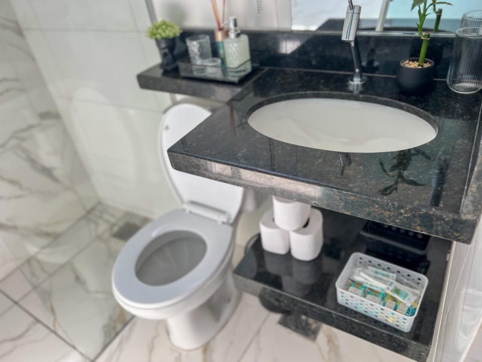 Toilet, Bathroom, towels