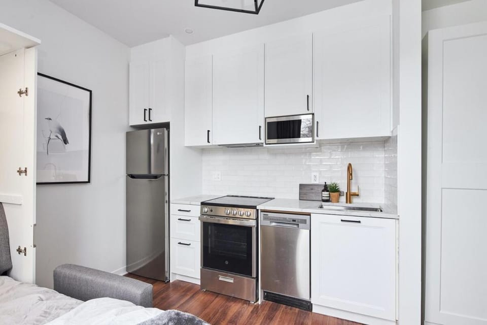 Parking Included- Studio in the Heart of Ottawa Apartment in Gatineau