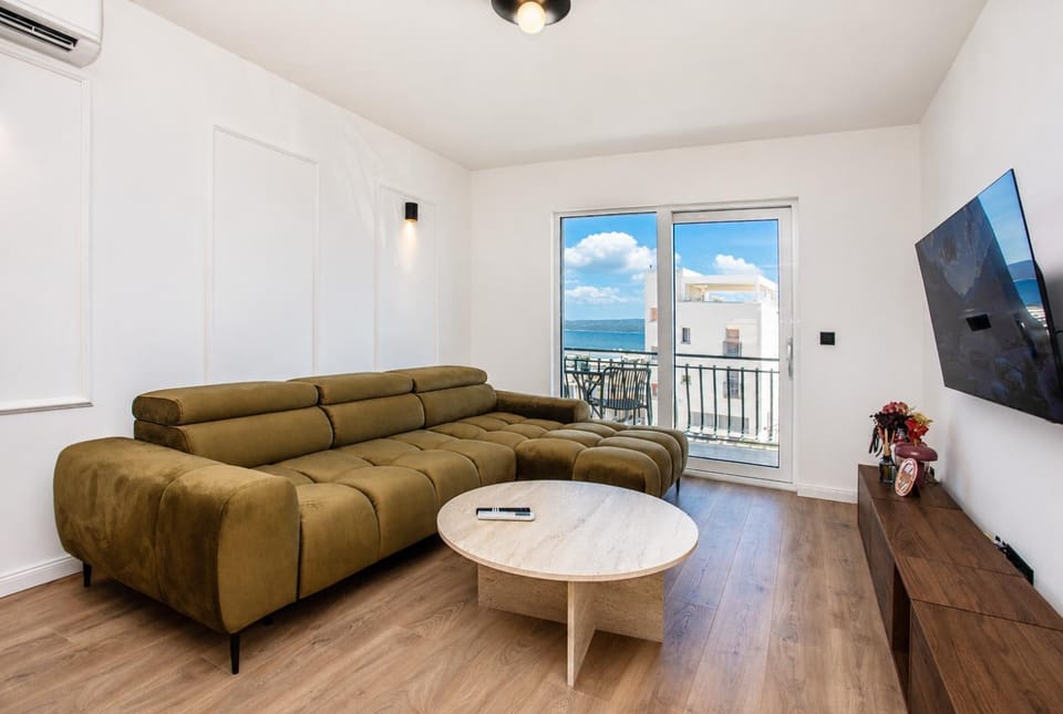 New Modern Apartment with seaview, for 5 people Apartment in Split-Dalmatia County