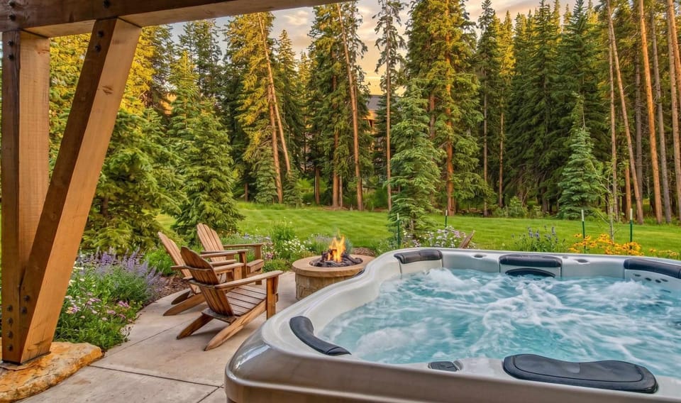 Restoration on the River - Private Deck & Hot Tub House in Breckenridge