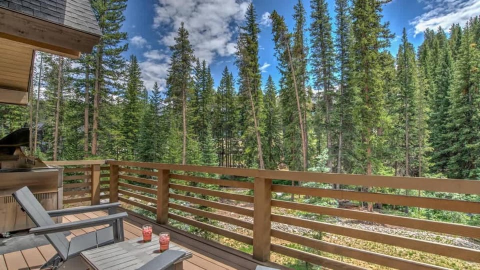 Restoration on the River - Private Deck & Hot Tub House in Breckenridge