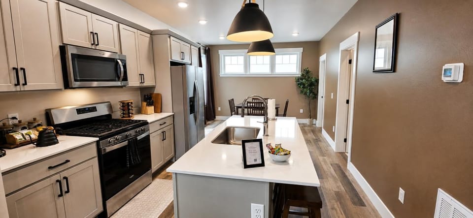 Walkable to Parks, Yellowstone River, Coffee Shop House in Billings