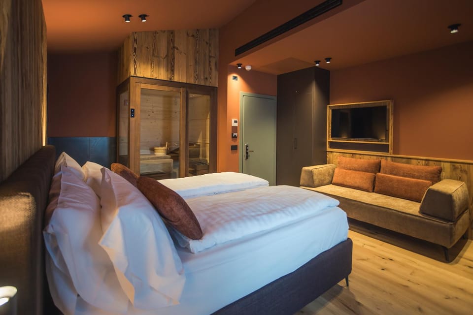 Sauna, Bedroom