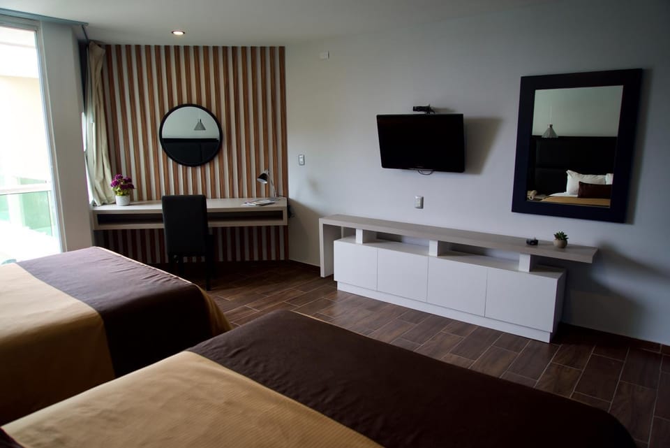 Bed, TV and multimedia, Photo of the whole room