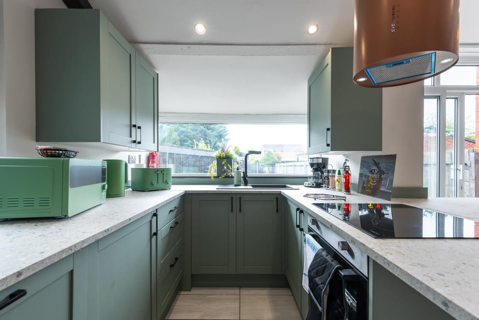 Kitchen or kitchenette