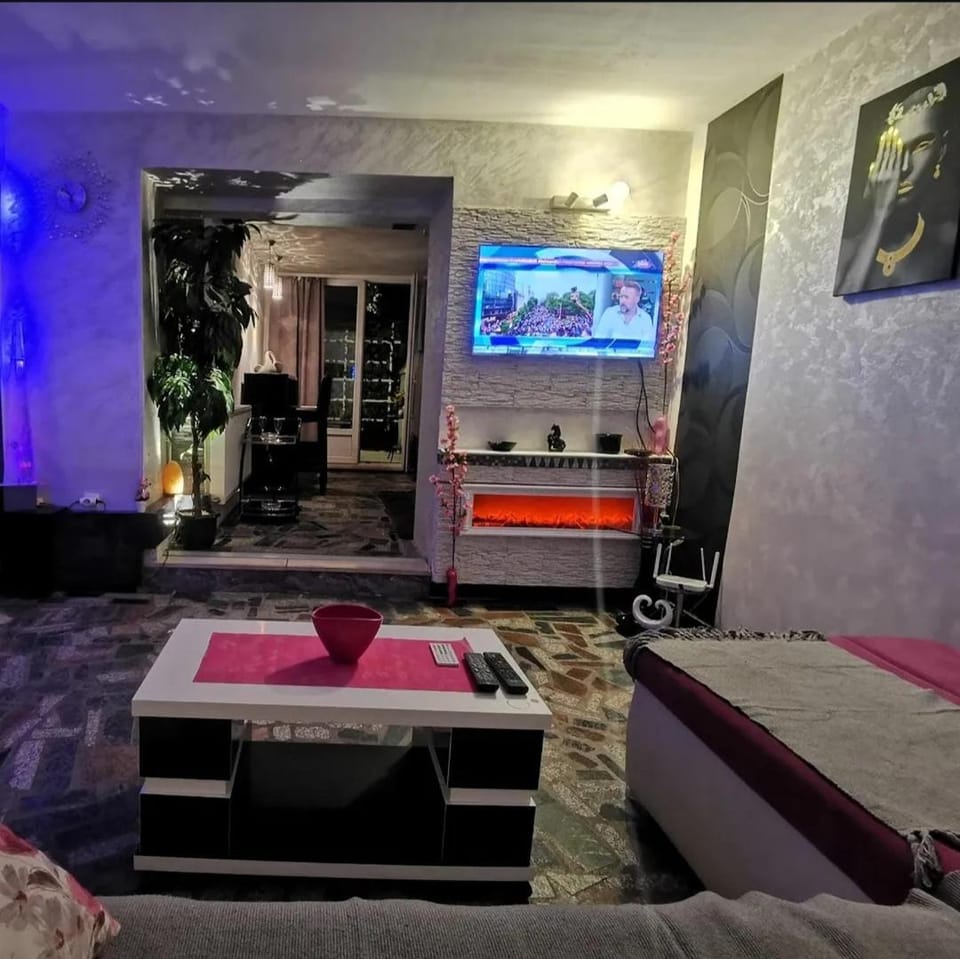 Jacuzzi Apartman Apartment in Novi Sad