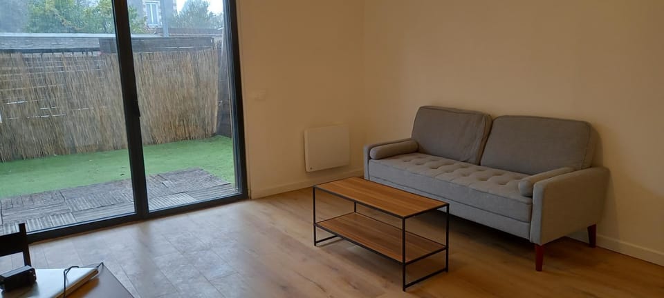 Appartement avec parking et jardin Le Raincy Apartment in Gagny