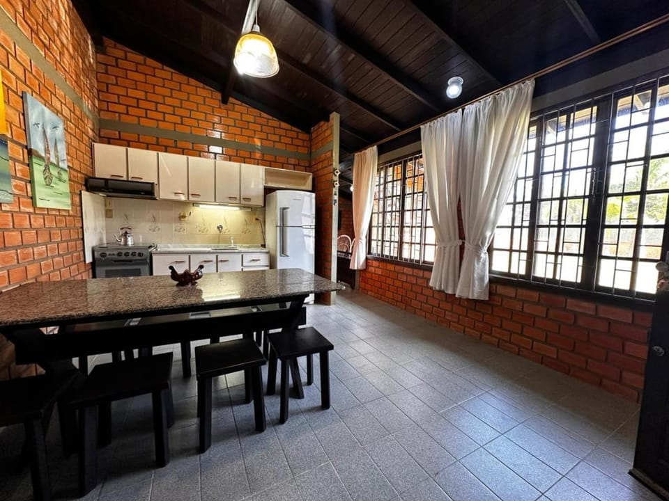 Kitchen or kitchenette, Dining area, stove
