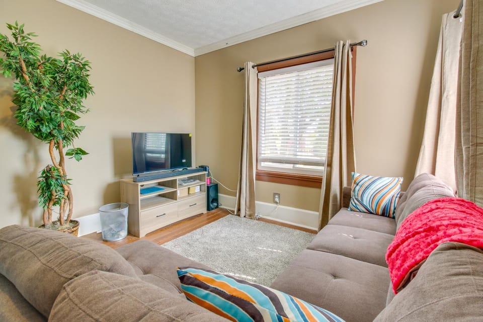 1 Mi to Dtwn Dayton: Unique 3-Unit Base! House in Dayton