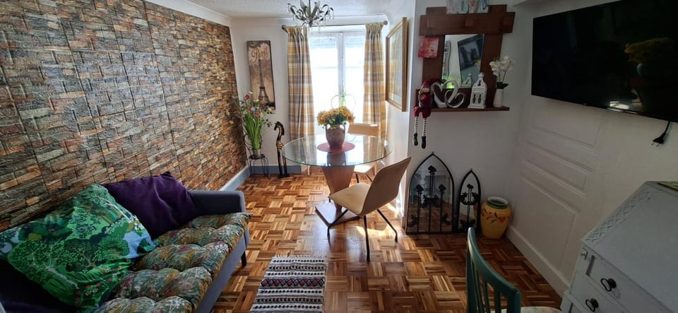Communal lounge/ TV room, Living room, Seating area