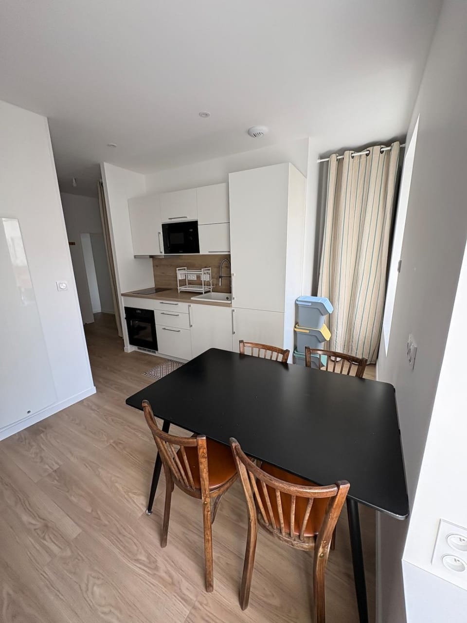 Dining area, kitchen