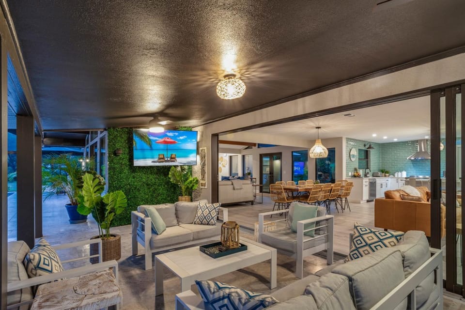 Boho Chic Estate-40ftPoolSpa-Coolest in Naples! House in Collier County