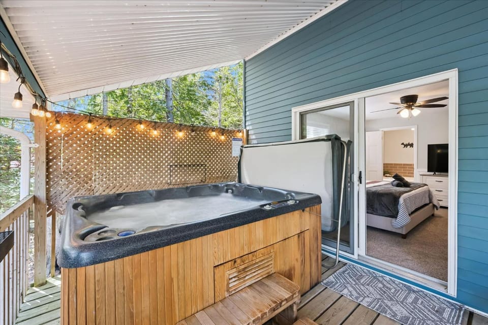 Bradley Harbour 5-Beds Hot Tub AC Kayaks House in Northern Bruce Peninsula