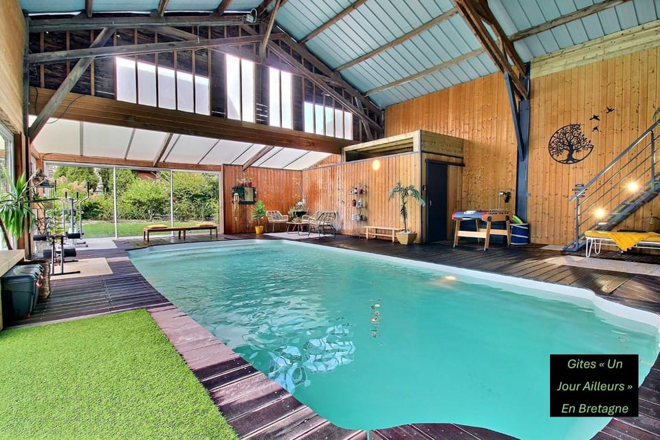Spring, Day, Night, Winter, Summer, Autumn, Pool view, Swimming pool, older children, older children