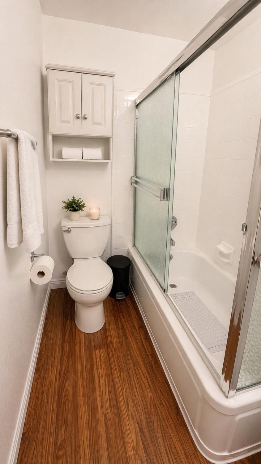 Ocean Aura Beach Front Getaway, Steps to Sand Apartment in Redondo Beach