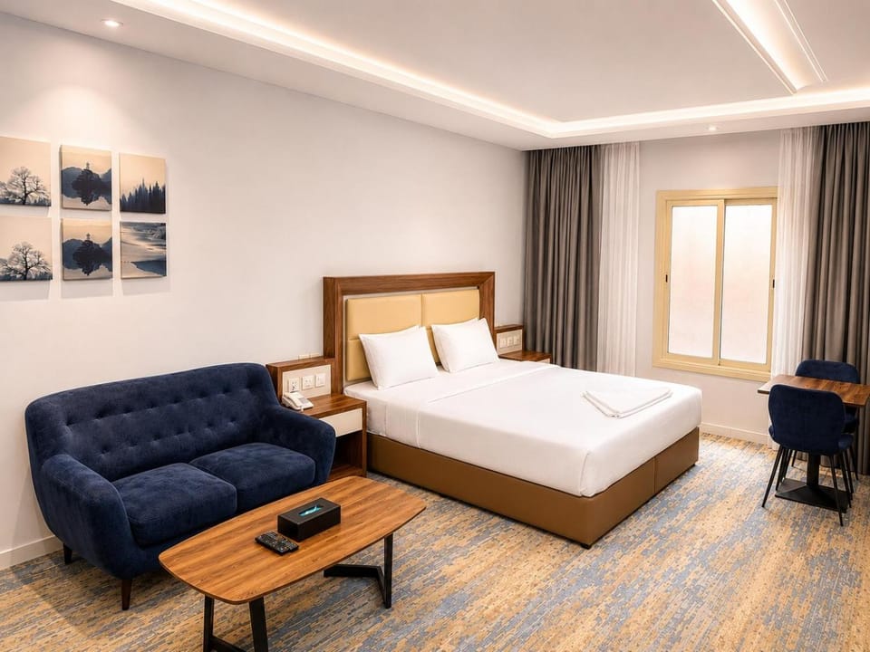 Bed, Living room, Photo of the whole room, Seating area, Bedroom