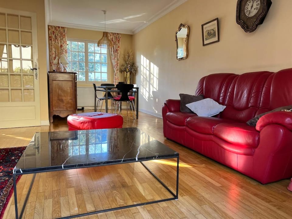 House with garden Villa in Auvergne-Rhône-Alpes