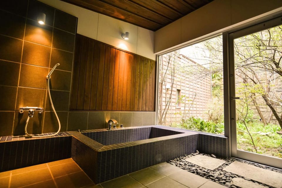 Garden, Bathroom