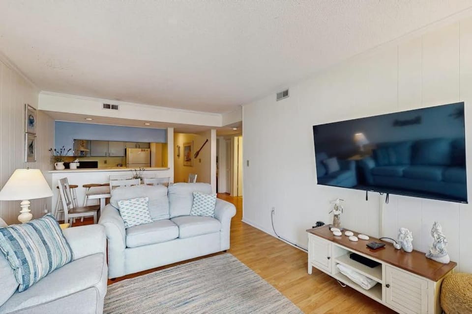 Afterdeck 203 Apartment in Garden City