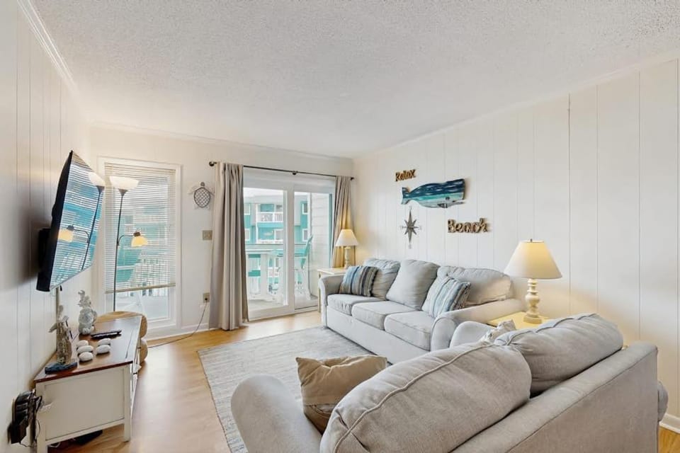 Afterdeck 203 Apartment in Garden City