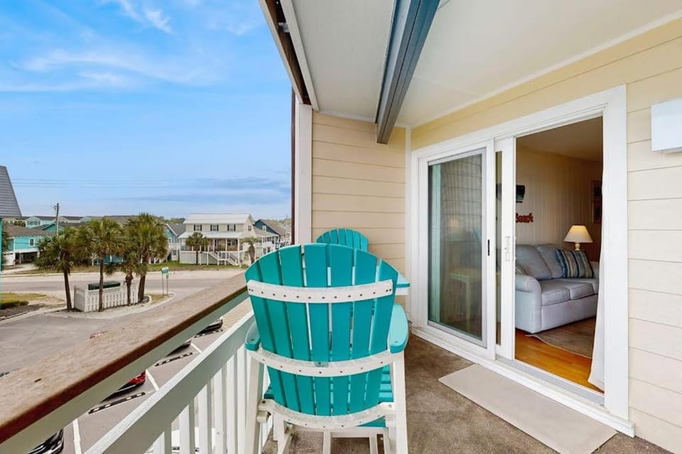 Afterdeck 203 Apartment in Garden City