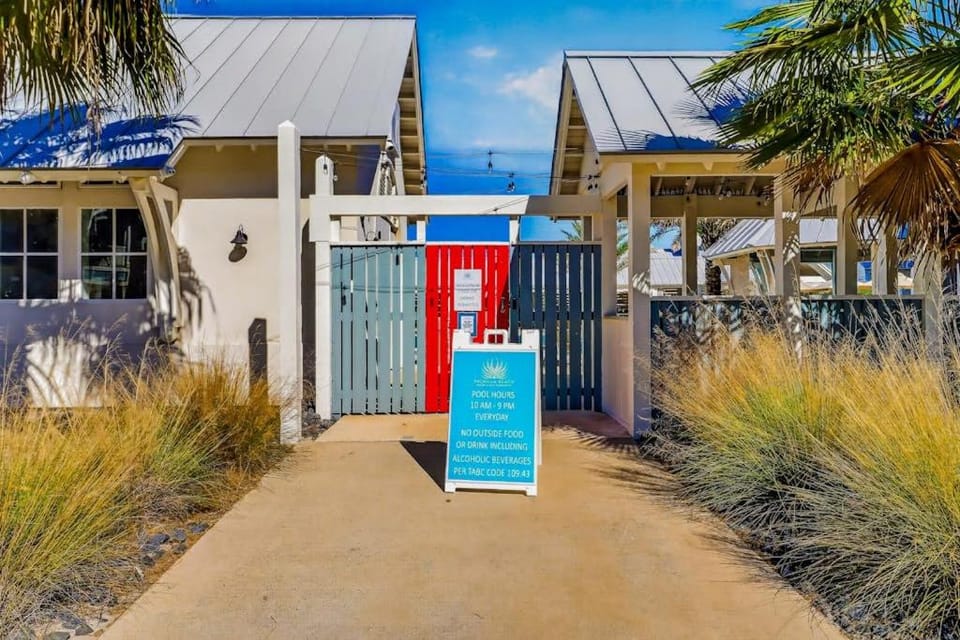 Gone Breeze House in Port Aransas