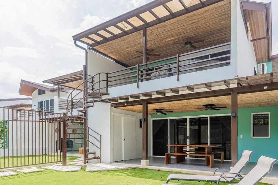 Ciudad del Mar Combo House in Jaco