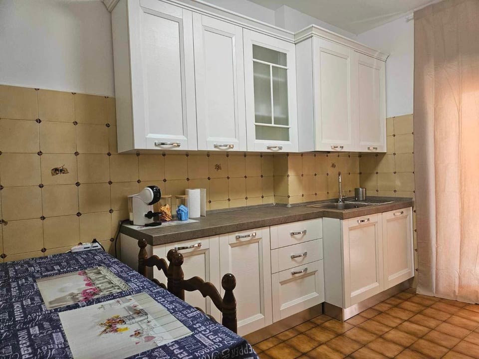 Kitchen or kitchenette, kitchen