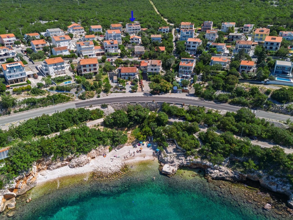 Property building, Day, Neighbourhood, Bird's eye view, Location