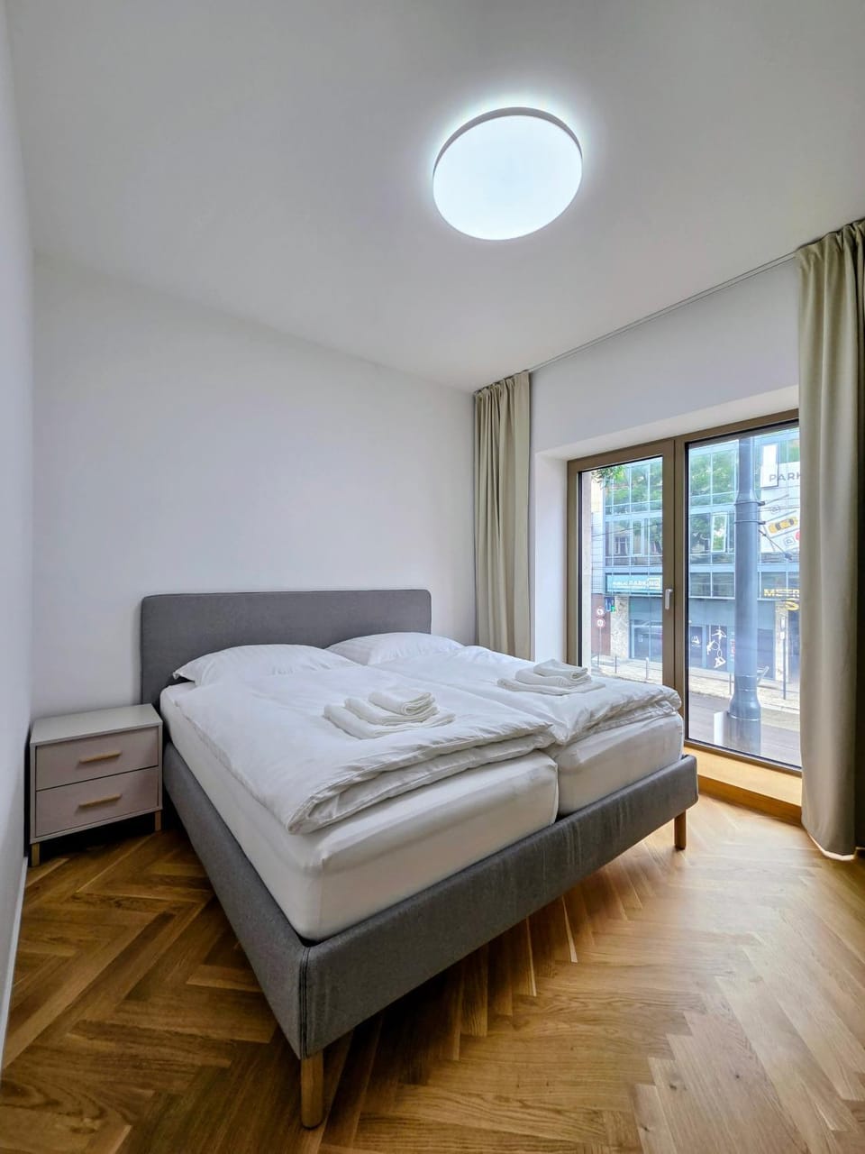 Bed, Photo of the whole room, Bedroom, towels