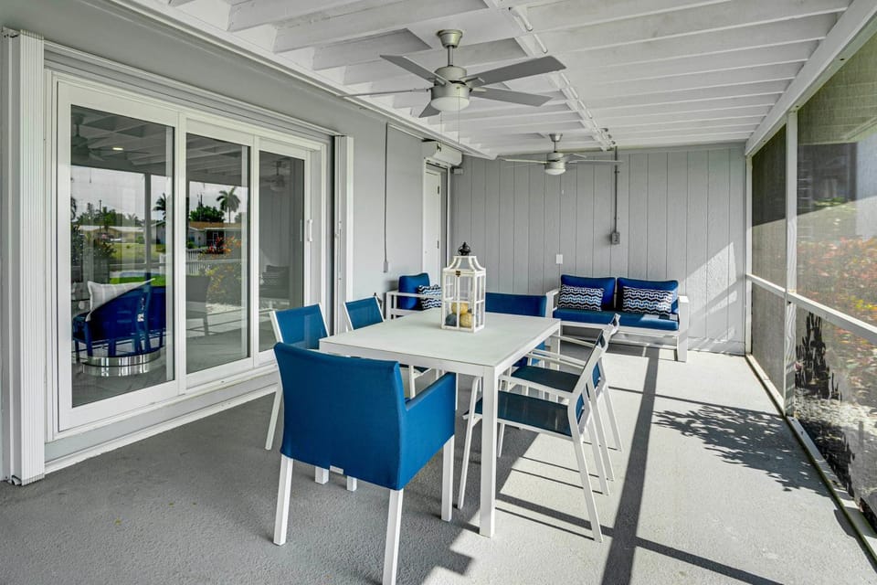 Waterfront Escape! Boater’s Paradise in Cape Coral House in Cape Coral