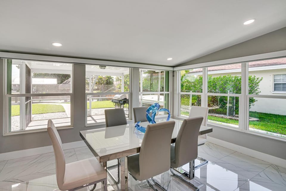 Waterfront Escape! Boater’s Paradise in Cape Coral House in Cape Coral