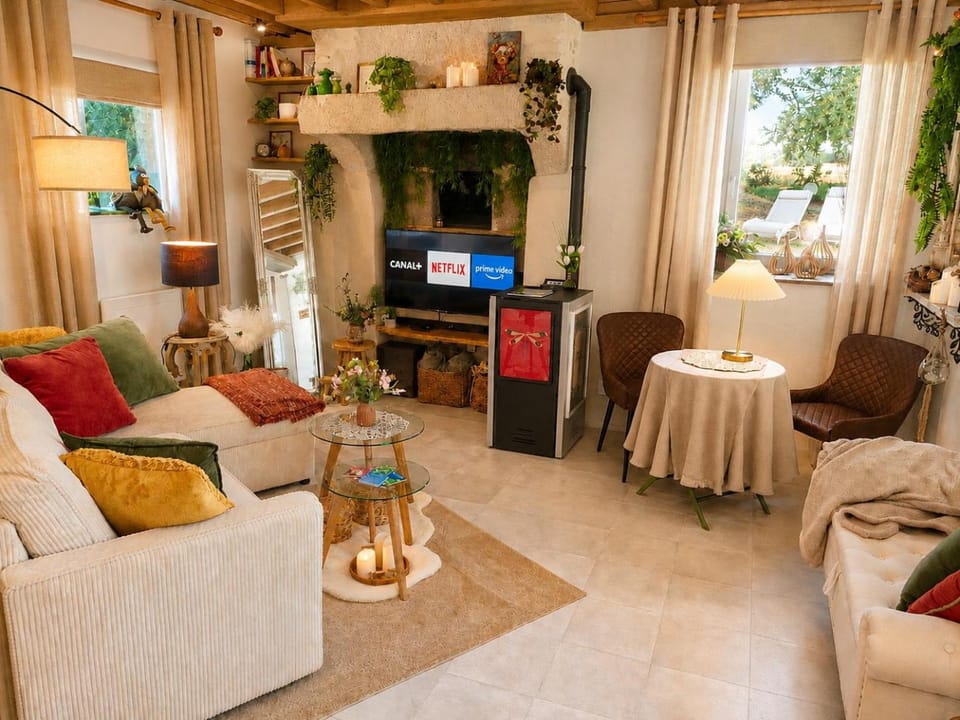 TV and multimedia, Living room, Seating area