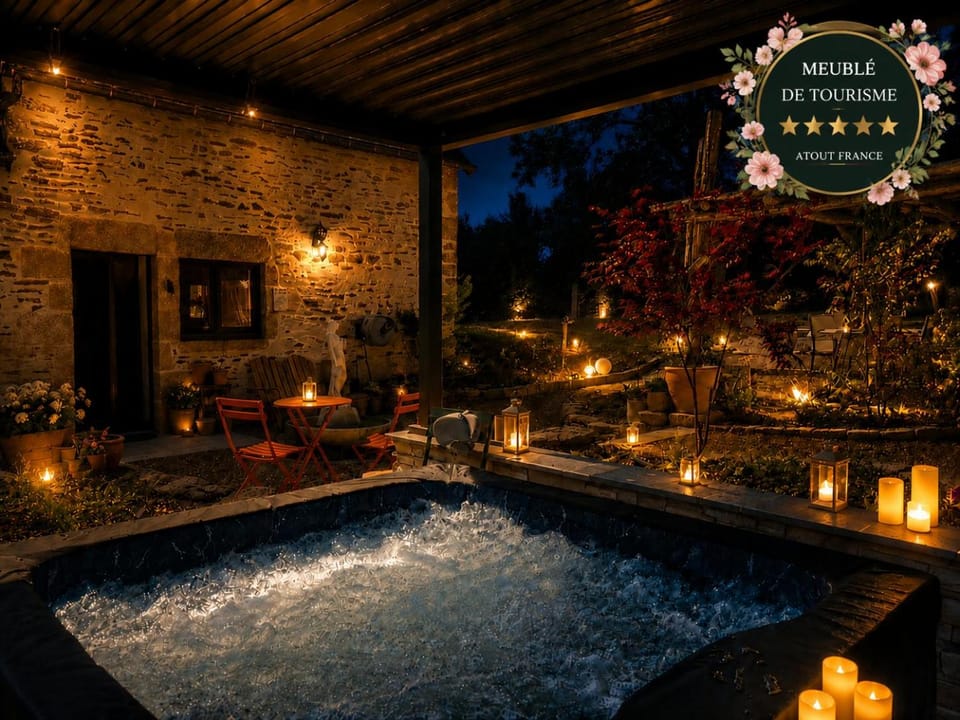 Night, Hot Tub