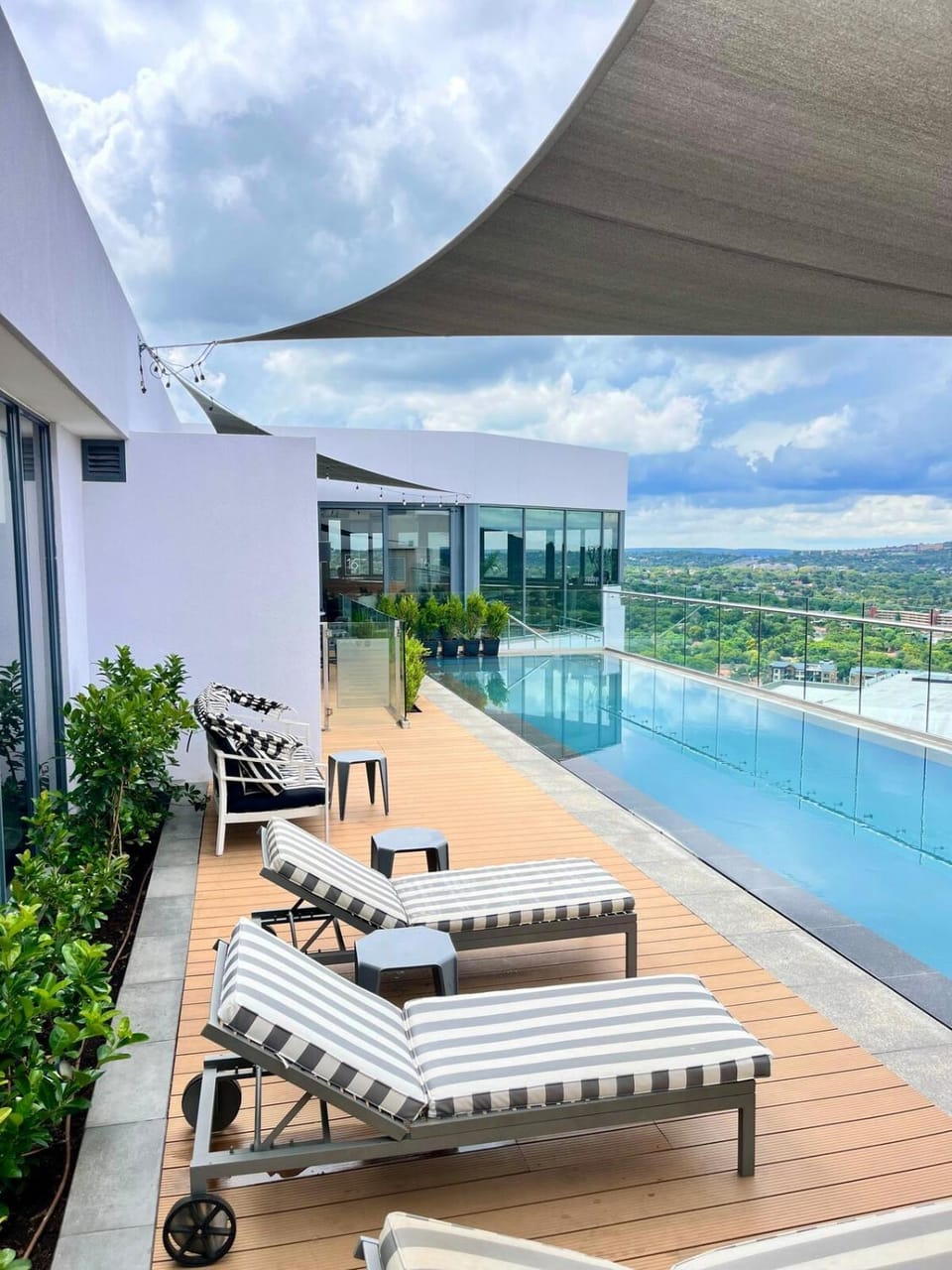 Property building, Restaurant/places to eat, Swimming pool, Breakfast