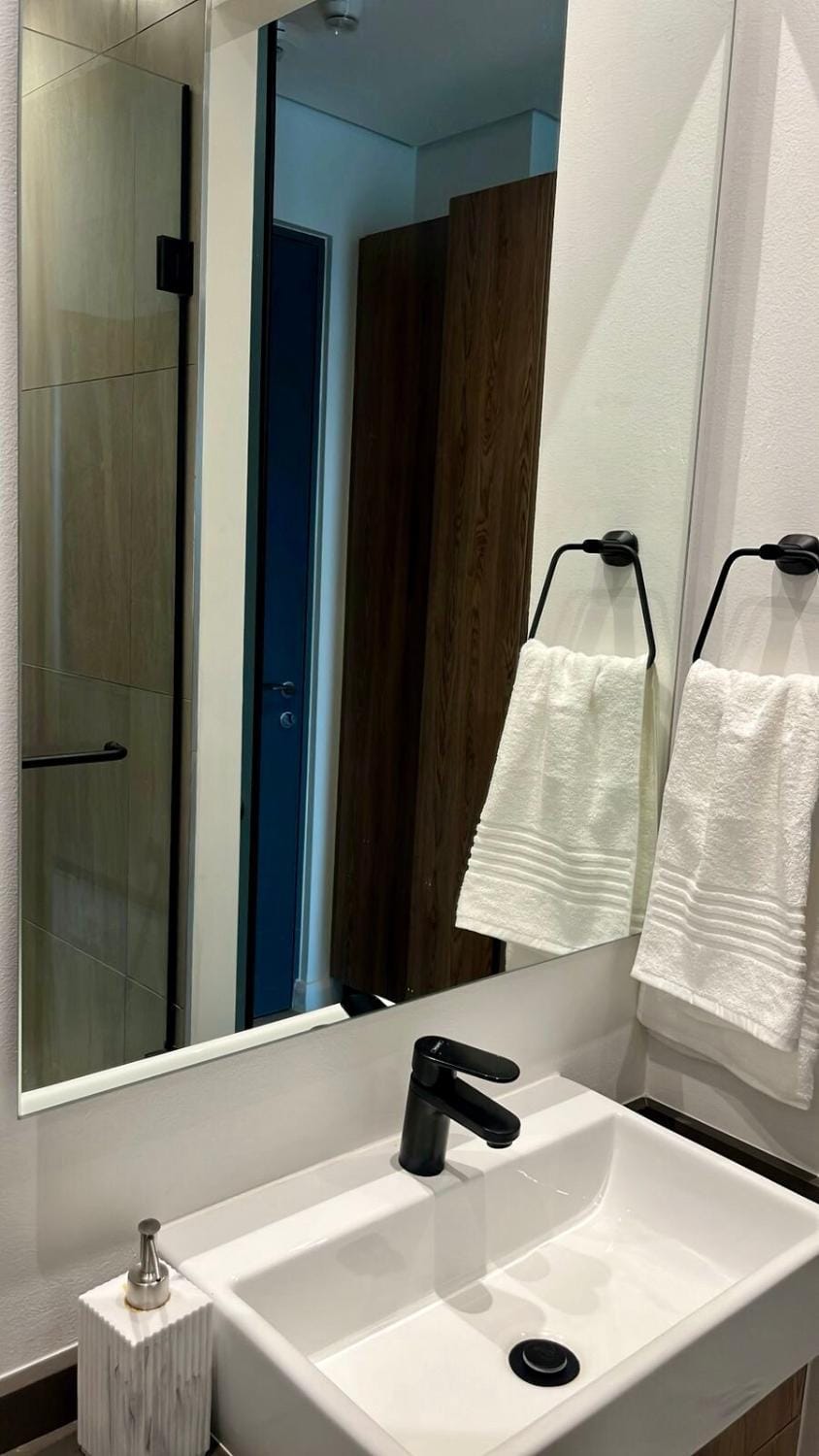 Shower, Bathroom, towels