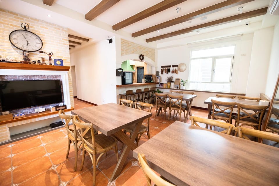 Communal lounge/ TV room