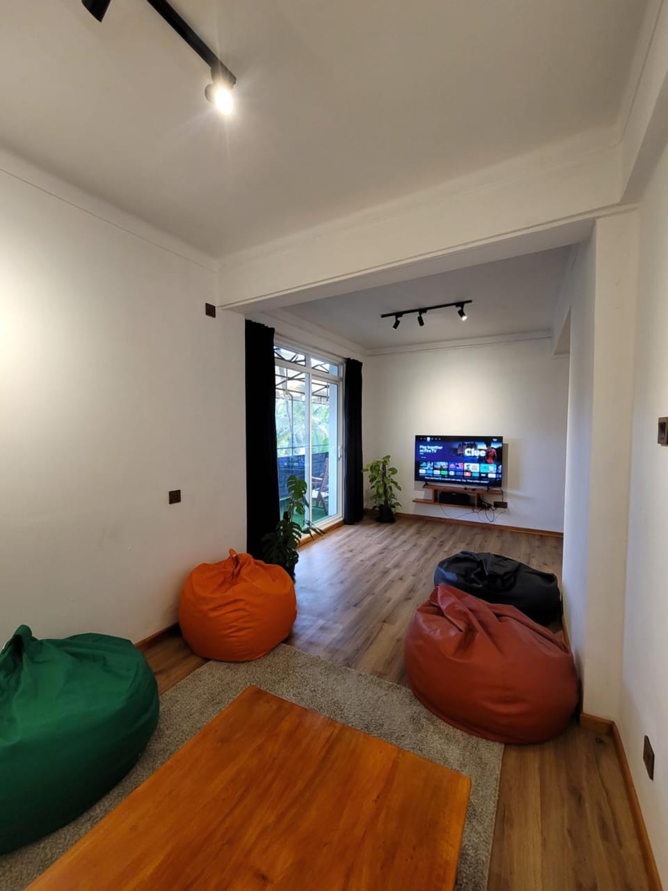 Communal lounge/ TV room, TV and multimedia, Living room, Seating area, Evening entertainment