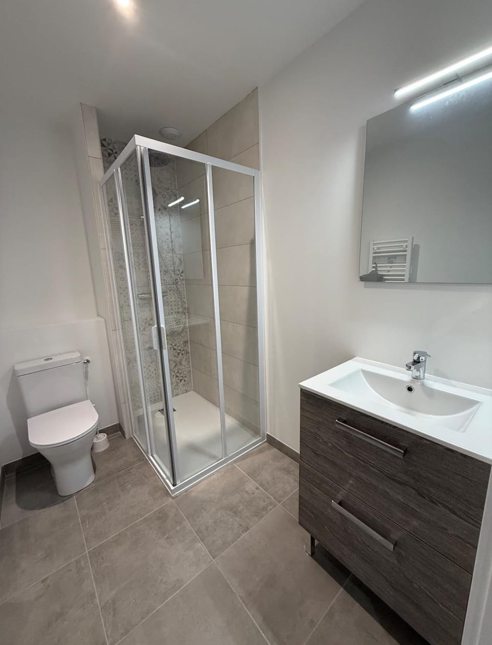 Shower, Toilet, Bathroom