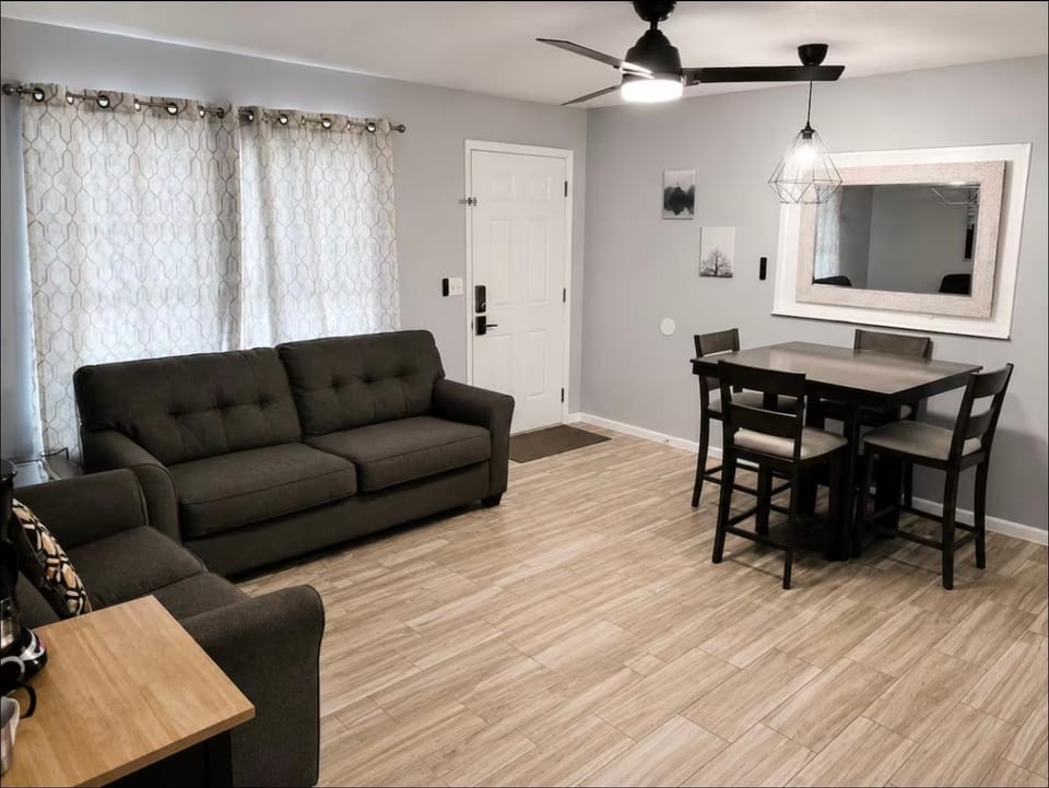 Living room, Dining area