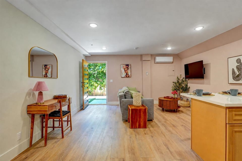 Living room, Business facilities