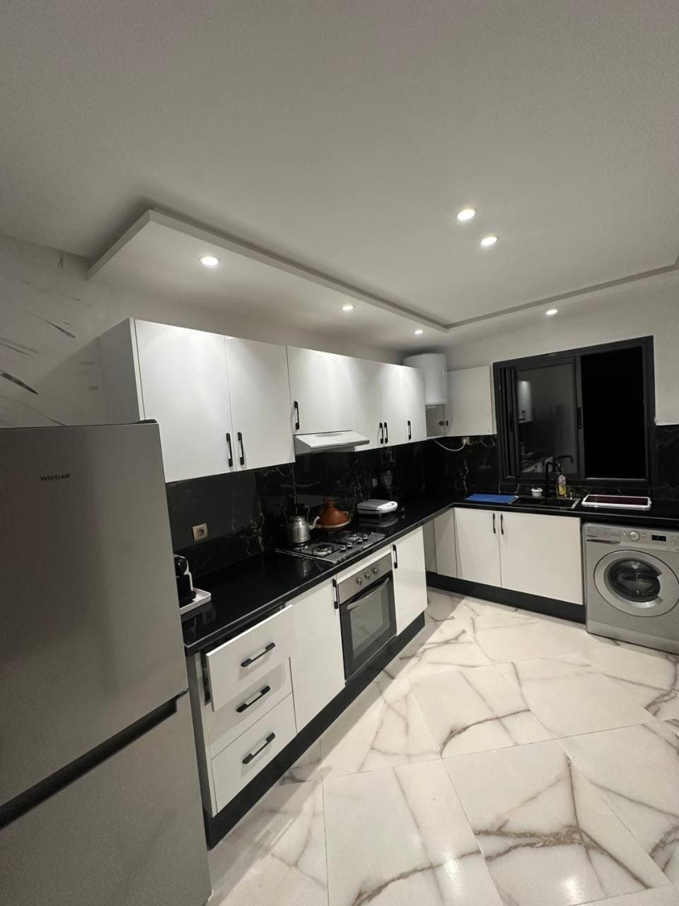 Stylish 2BD 4min to TGV Free Parking & Fast Wi-Fi Apartment in Rabat-Salé-Kénitra