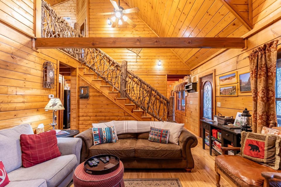2 Cubs Cabin Cabin in Watauga