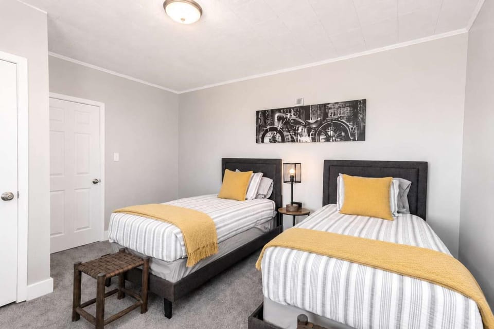 Cozy 3BR Home Walk to West Baden Springs Hotel House in West Baden Springs