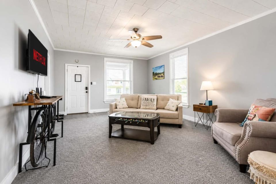 Cozy 3BR Home Walk to West Baden Springs Hotel House in West Baden Springs