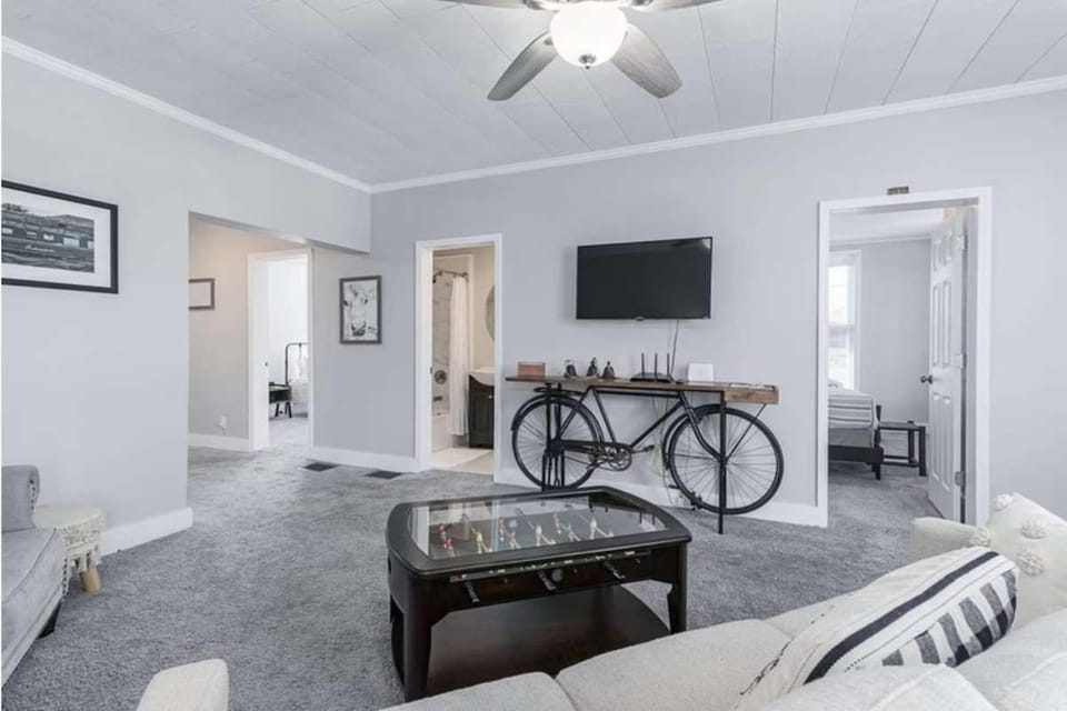 Cozy 3BR Home Walk to West Baden Springs Hotel House in West Baden Springs