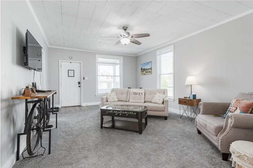 Cozy 3BR Home Walk to West Baden Springs Hotel House in West Baden Springs