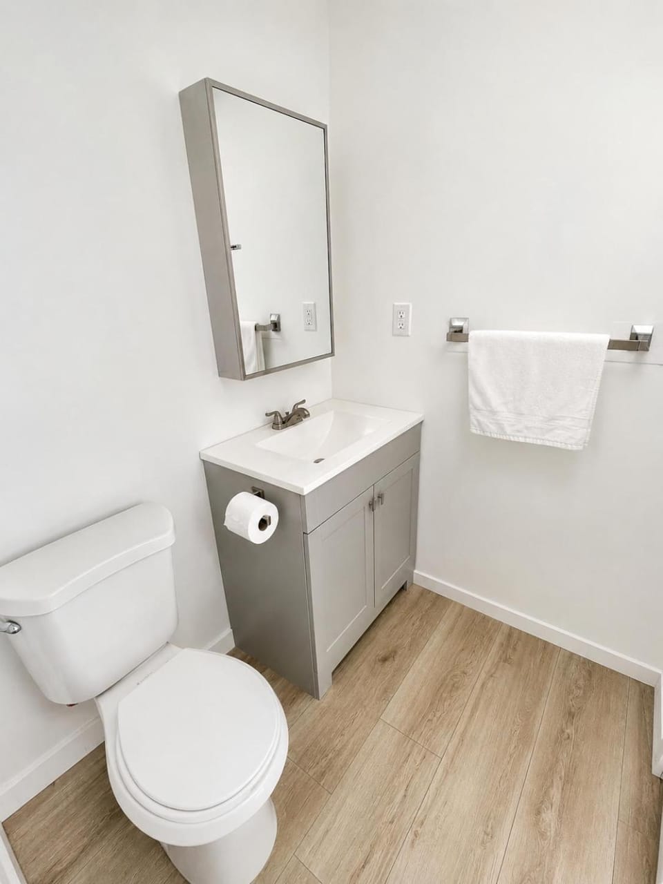 Cozy Ground Floor 101 Room with shared washroom Vacation rental in Richmond