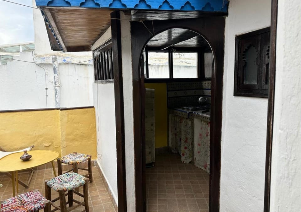 Kitchen or kitchenette, kitchen