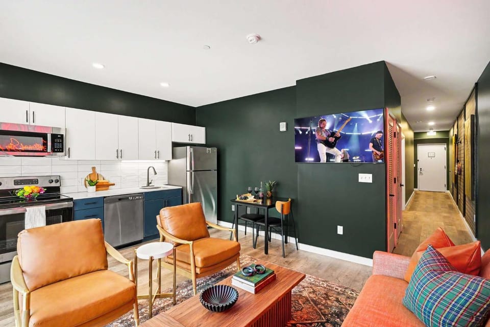 Fortissimo - Pool - Gym - Mins to Broadway House in Music Row